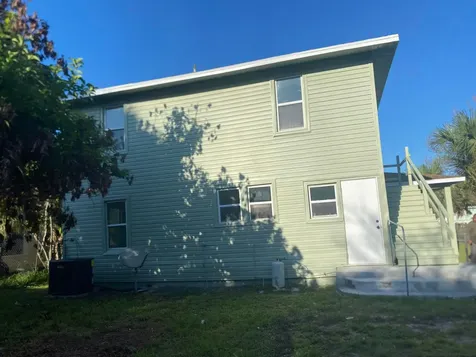 319 N 11th Street Fort Pierce FL 34950