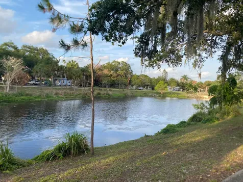 319 N 11th Street Fort Pierce FL 34950