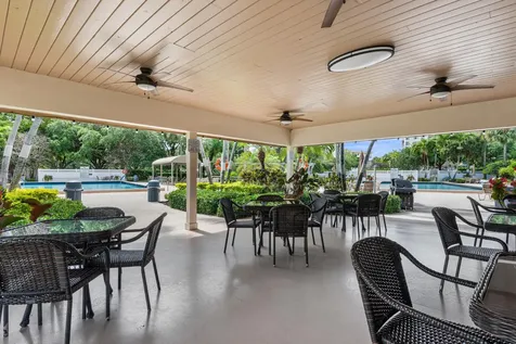 3499 Oaks Way Pompano Beach FL 33069