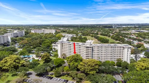 3499 Oaks Way Pompano Beach FL 33069