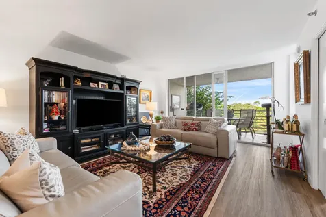 3499 Oaks Way Pompano Beach FL 33069