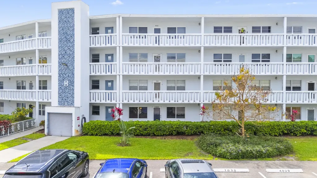 1032 Ventnor H Crescent Deerfield Beach FL 33442