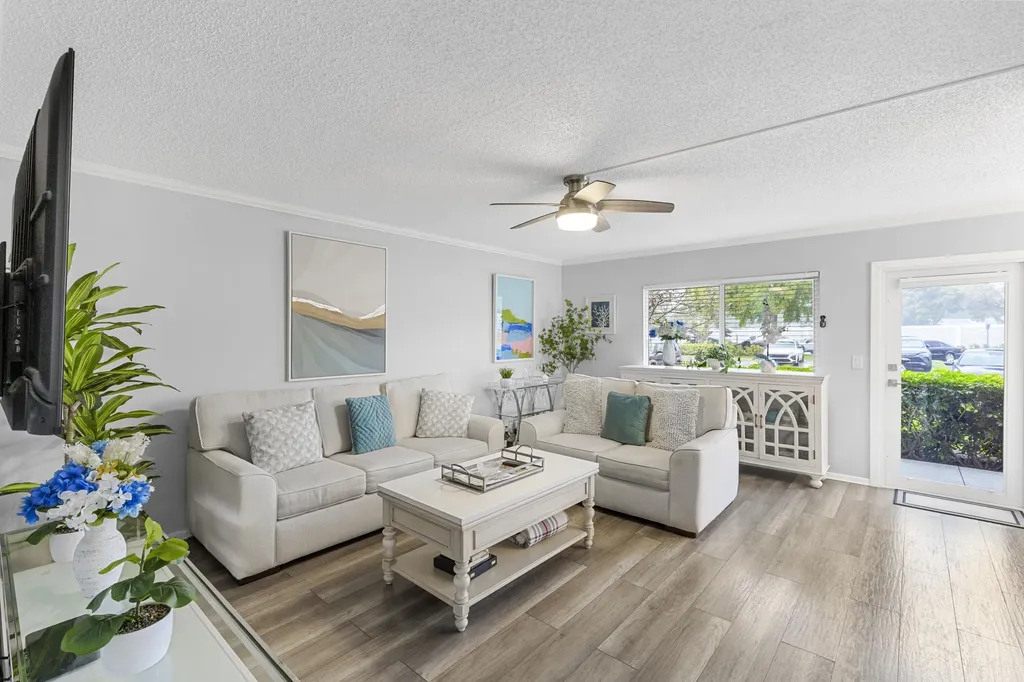 1032 Ventnor H Crescent Deerfield Beach FL 33442