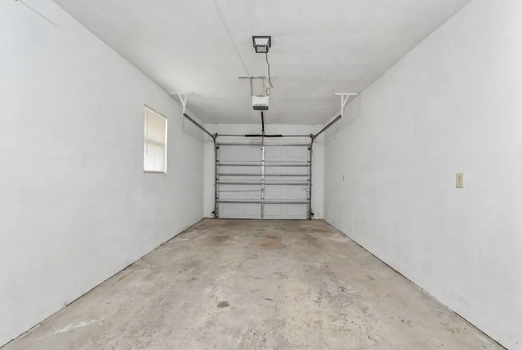 1211 NW 44th Street Deerfield Beach FL 33064