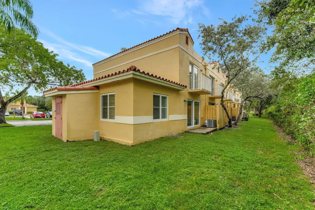 3832 NW 90th Avenue Sunrise FL 33351