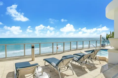 3101 S Ocean Drive Hollywood FL 33019