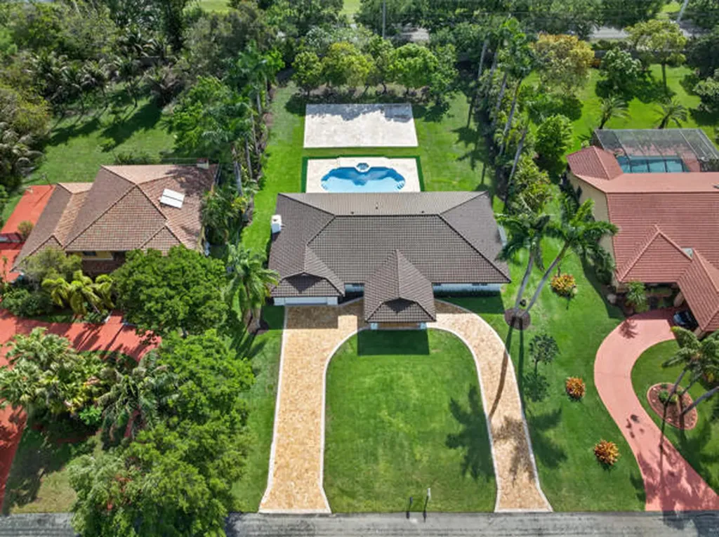 5510 W Castlegate Avenue Davie FL 33331