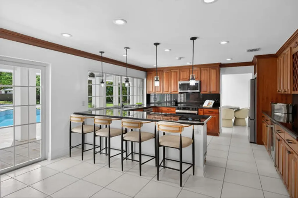 5510 W Castlegate Avenue Davie FL 33331