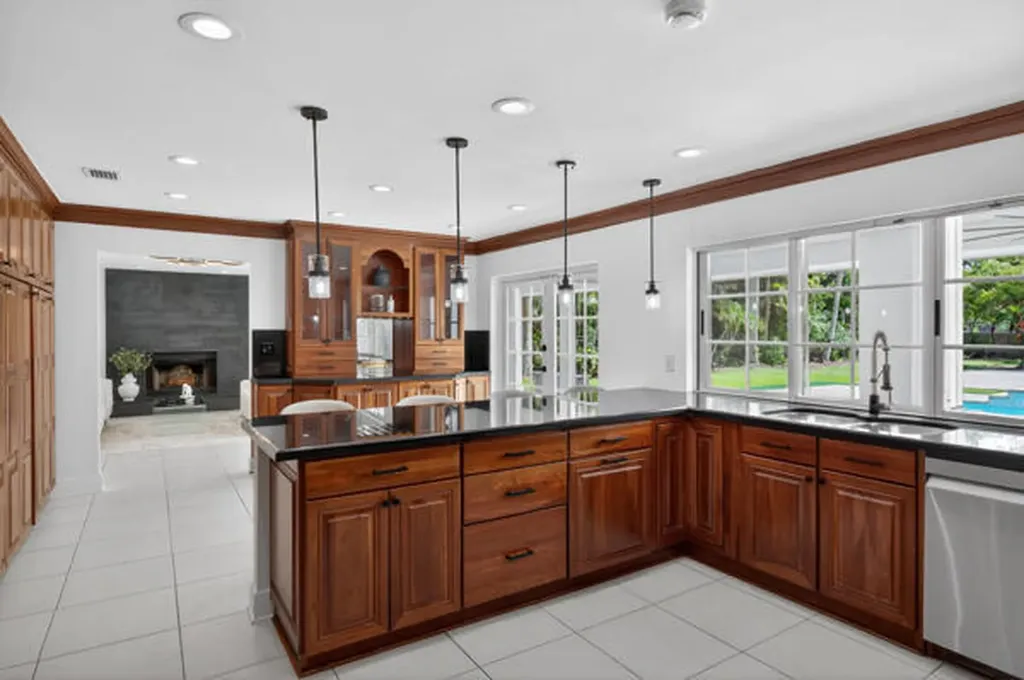5510 W Castlegate Avenue Davie FL 33331