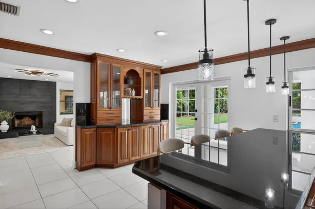 5510 W Castlegate Avenue Davie FL 33331
