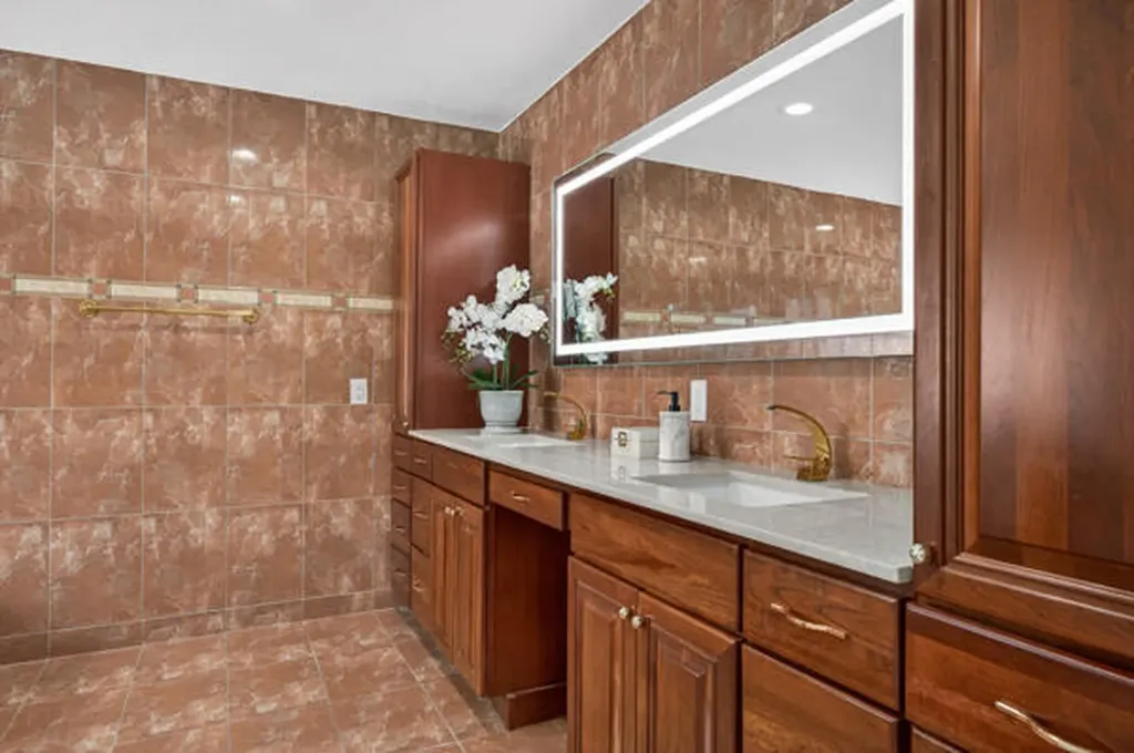 5510 W Castlegate Avenue Davie FL 33331