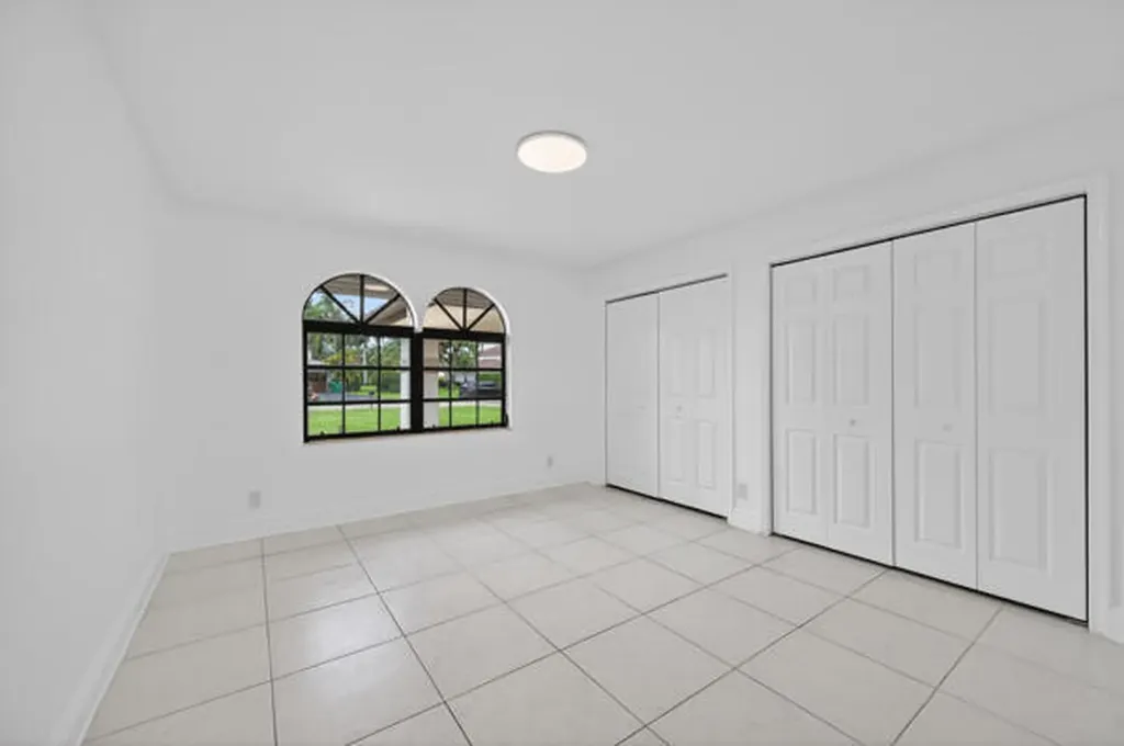 5510 W Castlegate Avenue Davie FL 33331