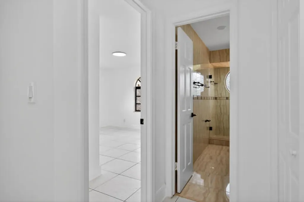 5510 W Castlegate Avenue Davie FL 33331