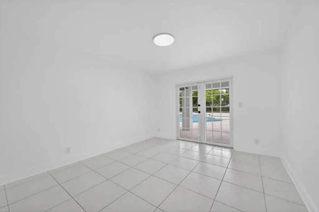 5510 W Castlegate Avenue Davie FL 33331