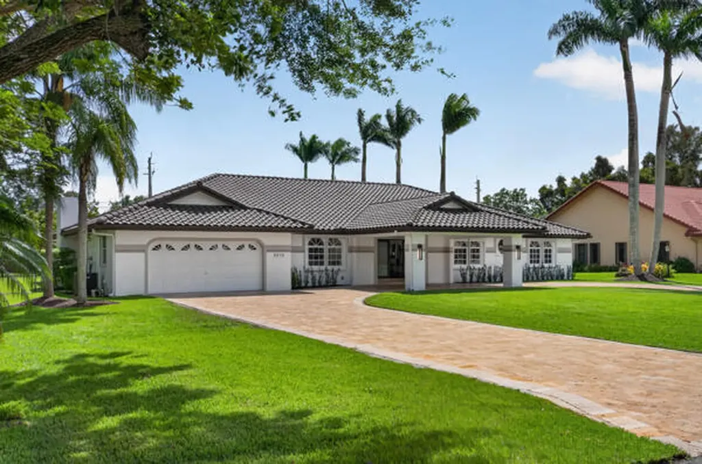 5510 W Castlegate Avenue Davie FL 33331