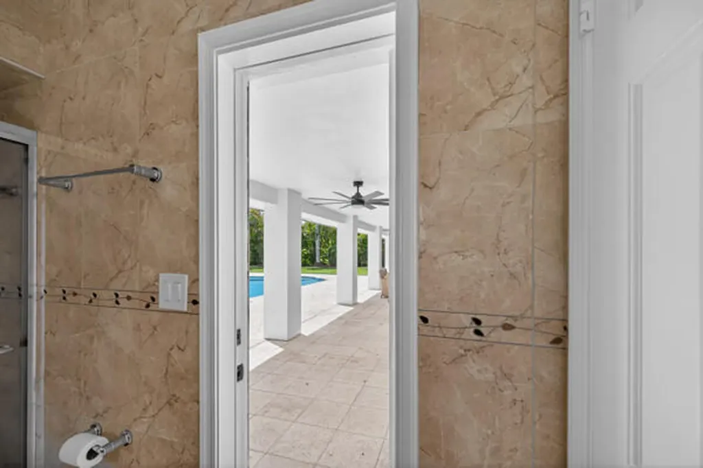 5510 W Castlegate Avenue Davie FL 33331