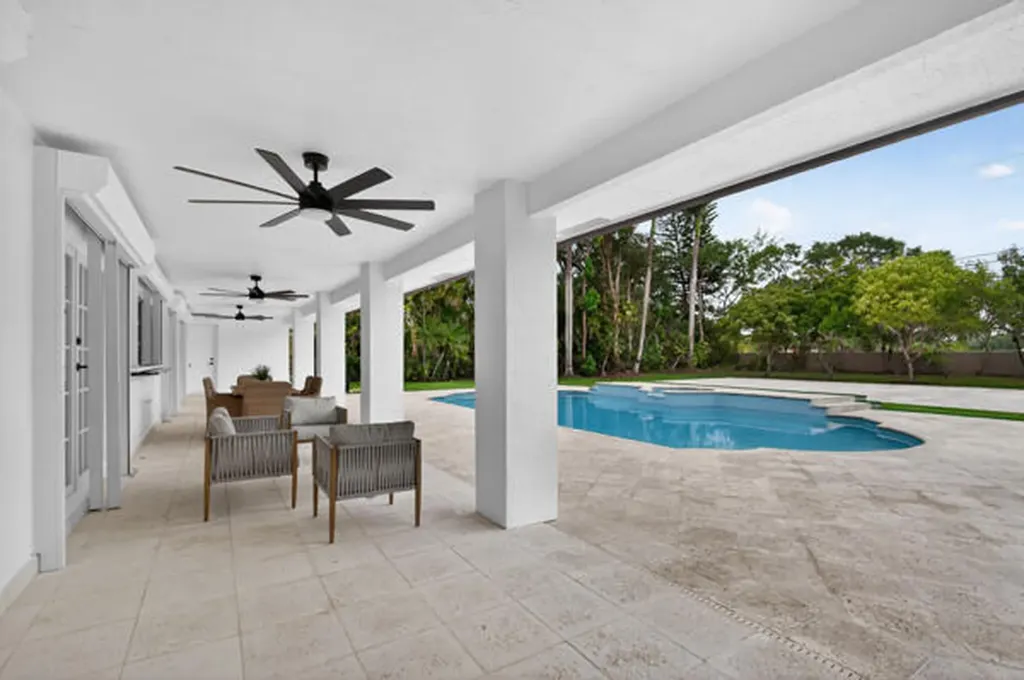 5510 W Castlegate Avenue Davie FL 33331