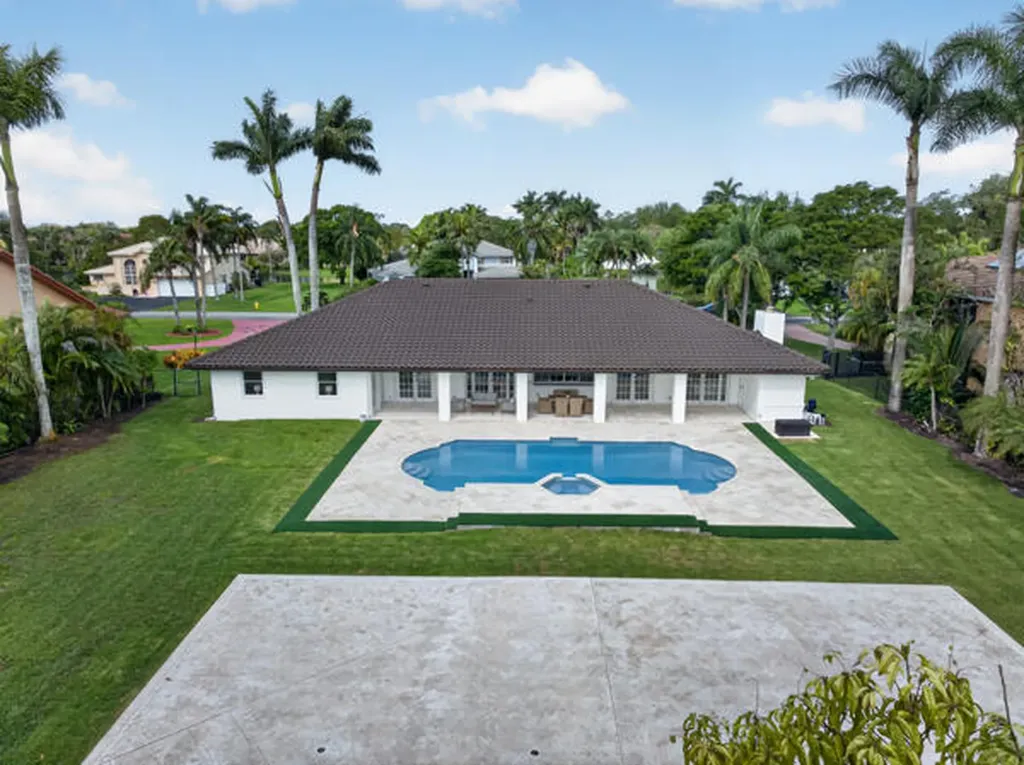 5510 W Castlegate Avenue Davie FL 33331