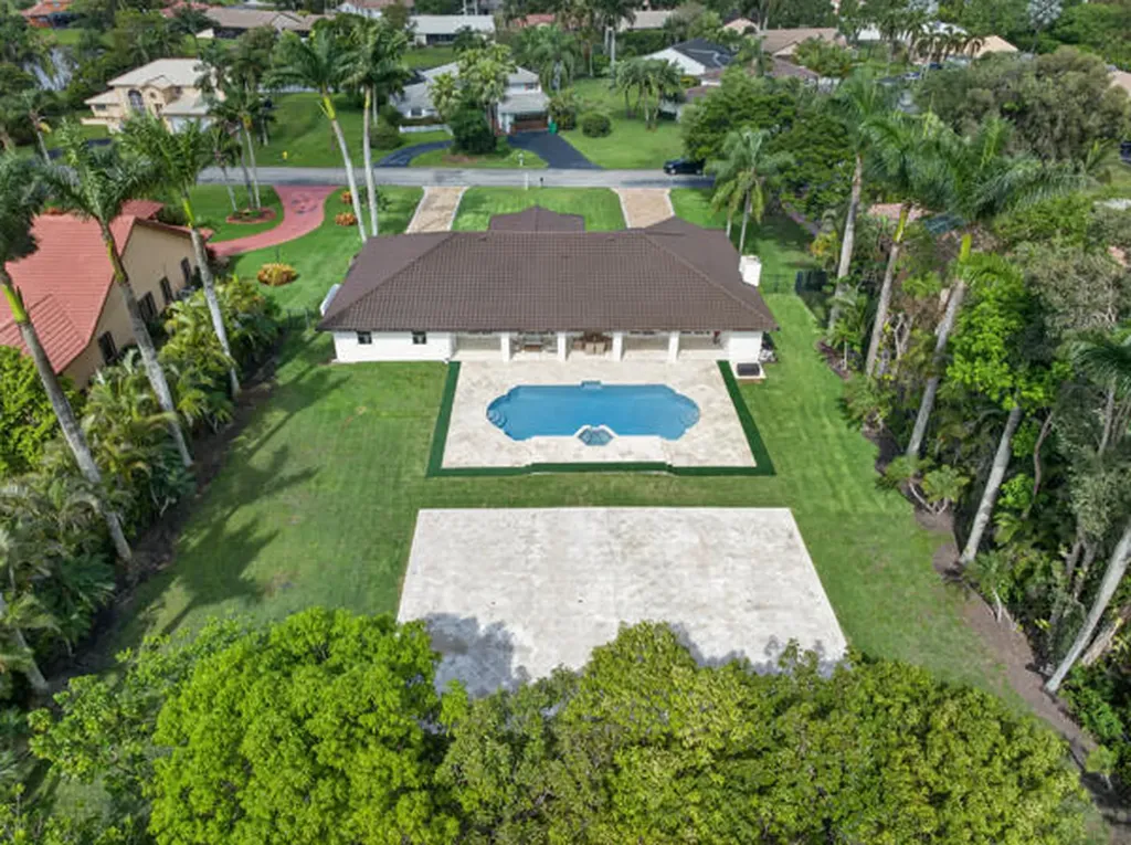 5510 W Castlegate Avenue Davie FL 33331