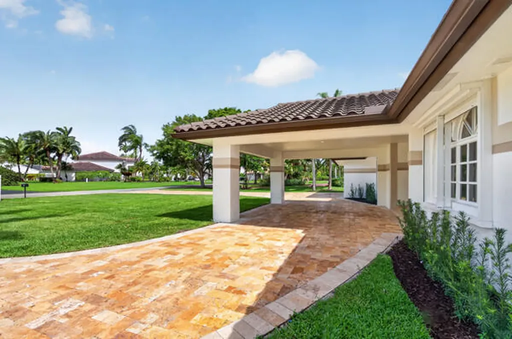 5510 W Castlegate Avenue Davie FL 33331