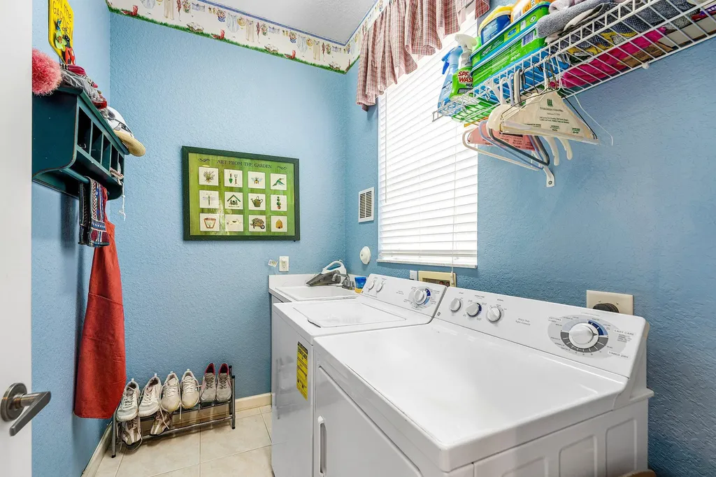 123 Via Castilla Jupiter FL 33458