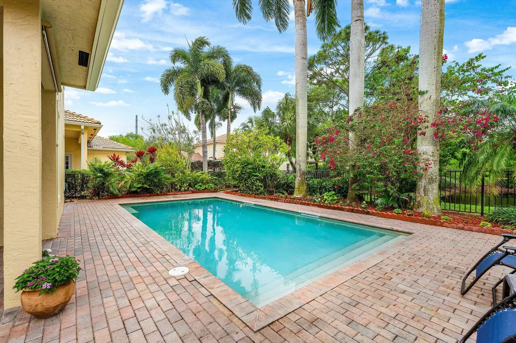 123 Via Castilla Jupiter FL 33458