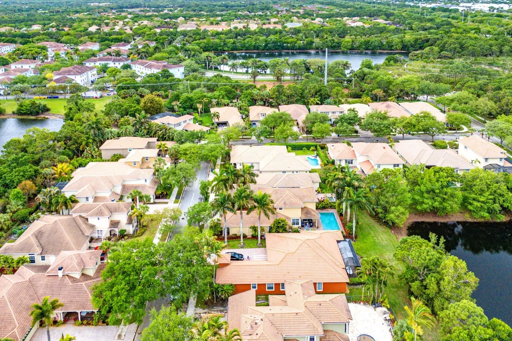 123 Via Castilla Jupiter FL 33458