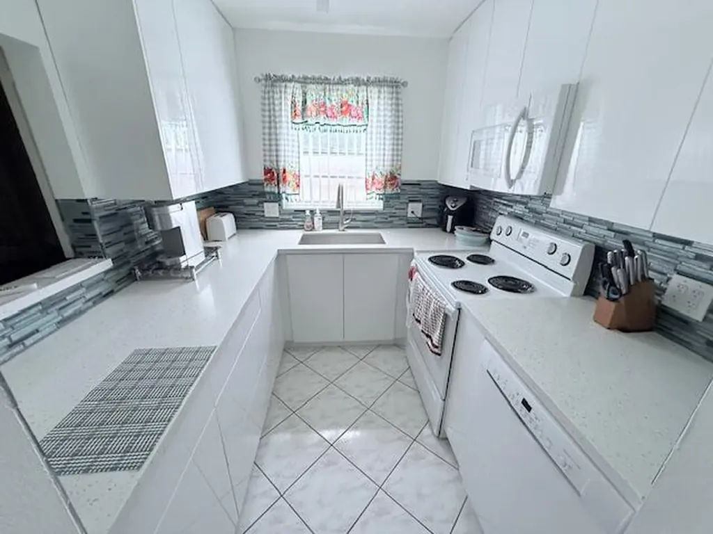 41 Upminster B Crescent Deerfield Beach FL 33442