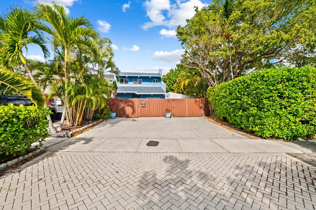 219 NE 17th Avenue Fort Lauderdale FL 33301