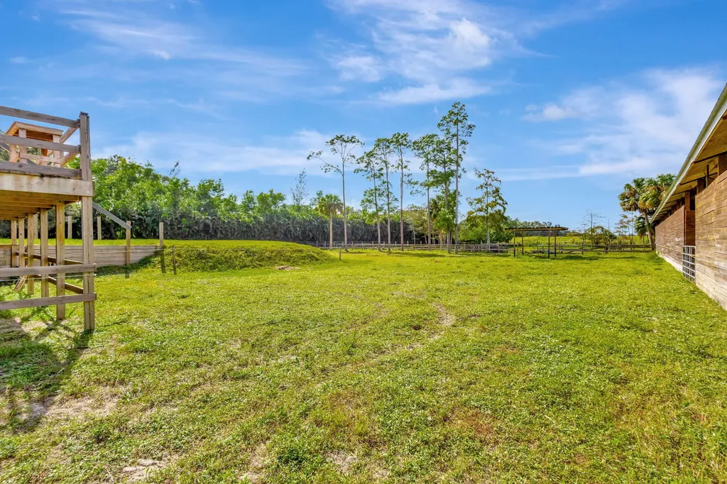 18301 Murray Lane Loxahatchee FL 33470
