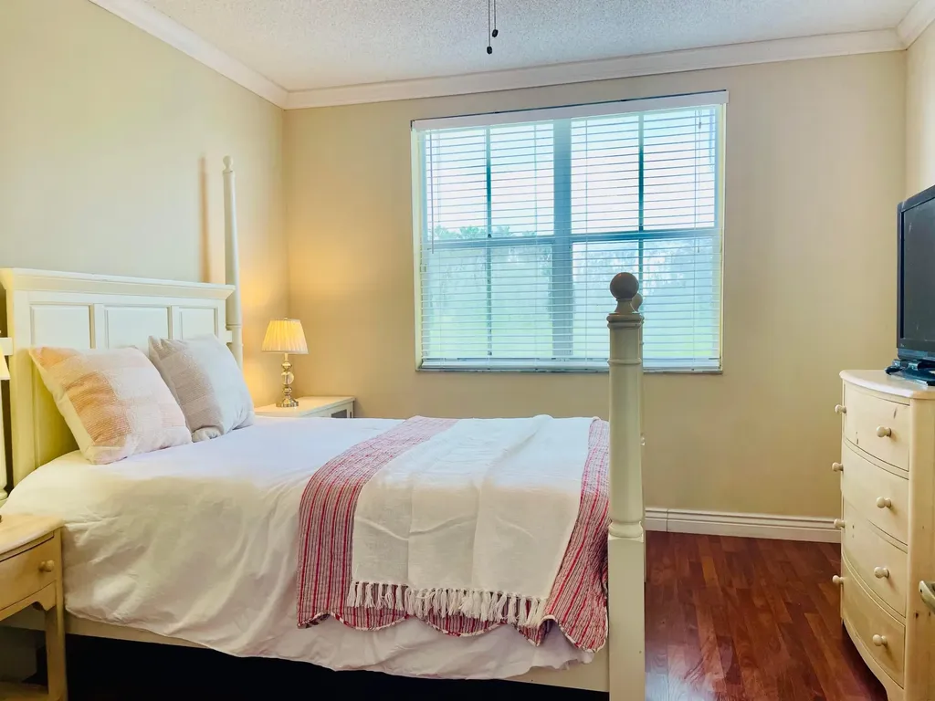 2060 Greenview Shores Boulevard Wellington FL 33414
