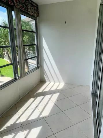 2800 NW 47th Terrace Lauderdale Lakes FL 33313