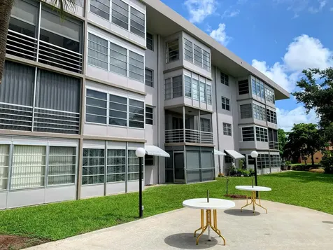2800 NW 47th Terrace Lauderdale Lakes FL 33313