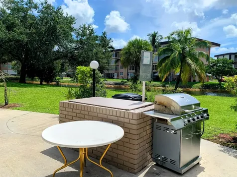 2800 NW 47th Terrace Lauderdale Lakes FL 33313