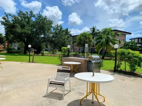 2800 NW 47th Terrace Lauderdale Lakes FL 33313