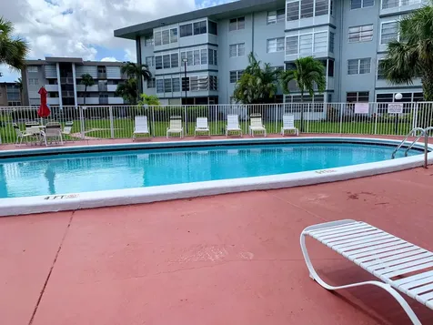 2800 NW 47th Terrace Lauderdale Lakes FL 33313