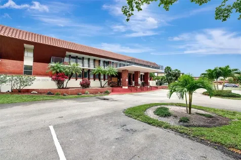 2800 NW 47th Terrace Lauderdale Lakes FL 33313