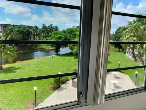 2800 NW 47th Terrace Lauderdale Lakes FL 33313