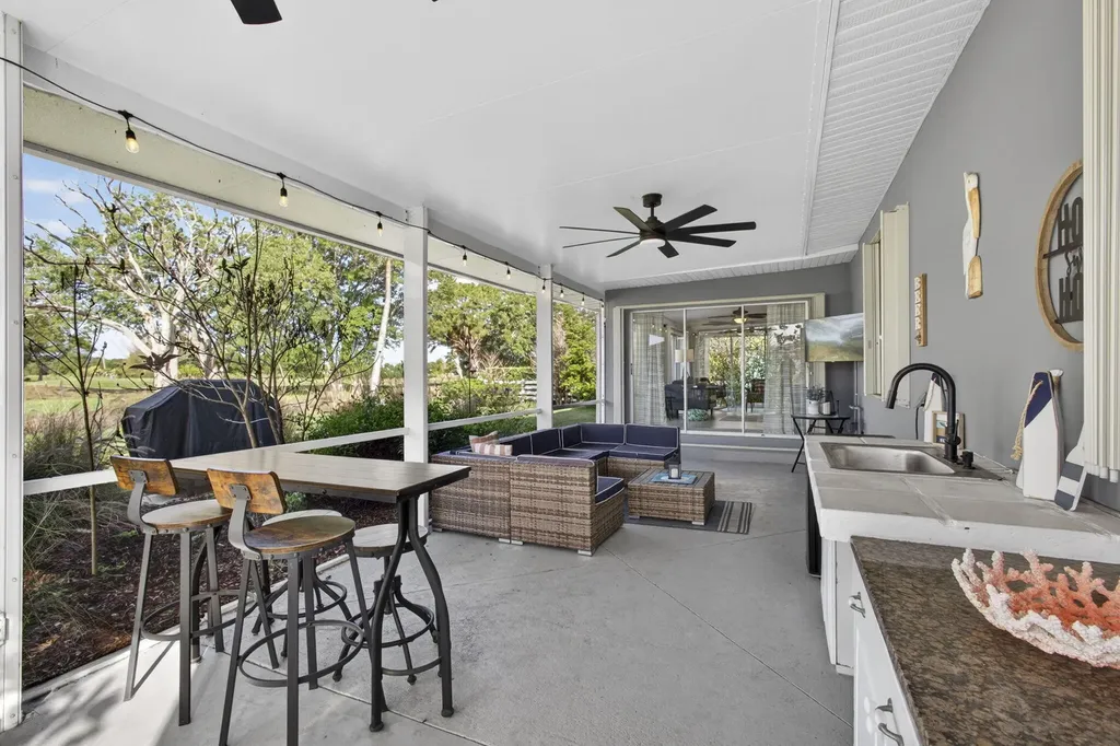 2948 SE Treasure Island Road Port St Lucie FL 34952