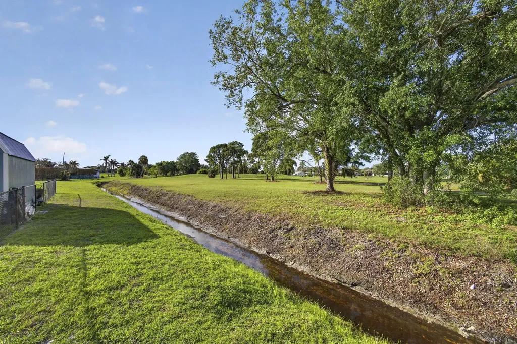 2948 SE Treasure Island Road Port St Lucie FL 34952