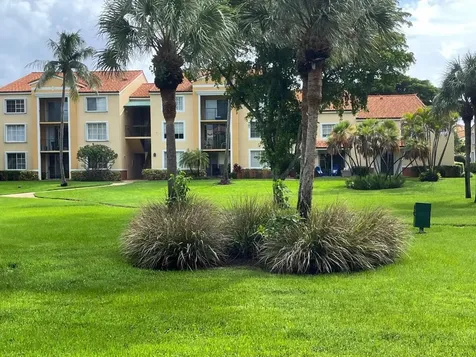 103 Yacht Club Way Hypoluxo FL 33462