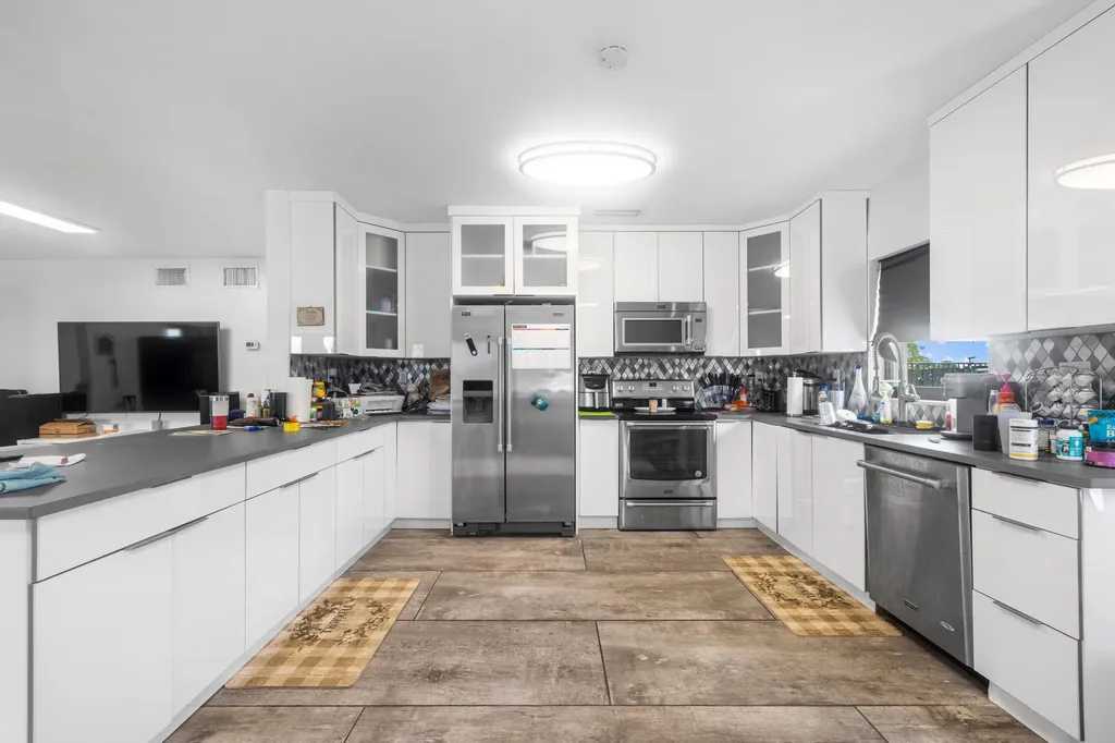 1914 N Dixie Highway Lake Worth Beach FL 33460