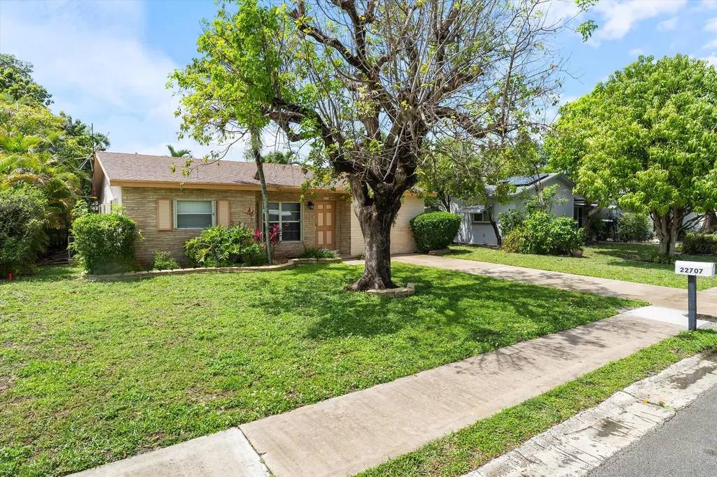 22707 SW 64th Way Boca Raton FL 33428