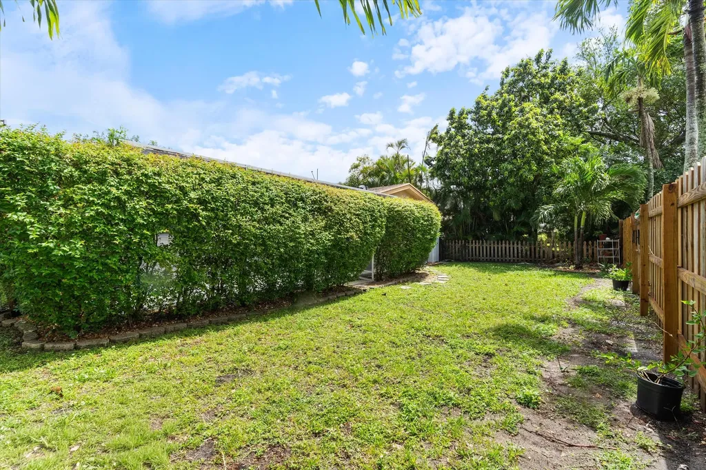 22707 SW 64th Way Boca Raton FL 33428