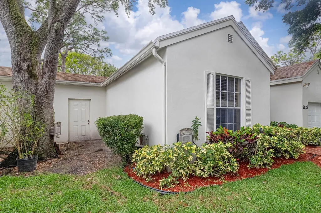7625 Forest Green Lane Boynton Beach FL 33436