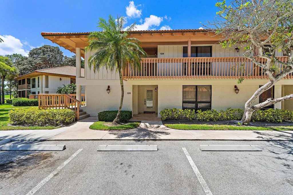 128 Brackenwood Road Palm Beach Gardens FL 33418