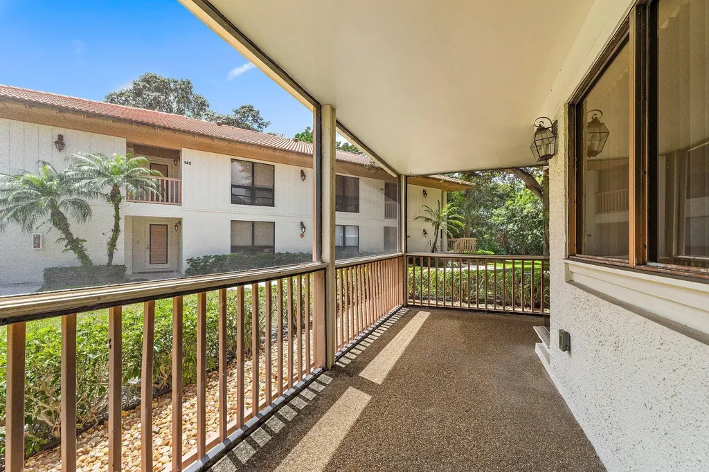 128 Brackenwood Road Palm Beach Gardens FL 33418