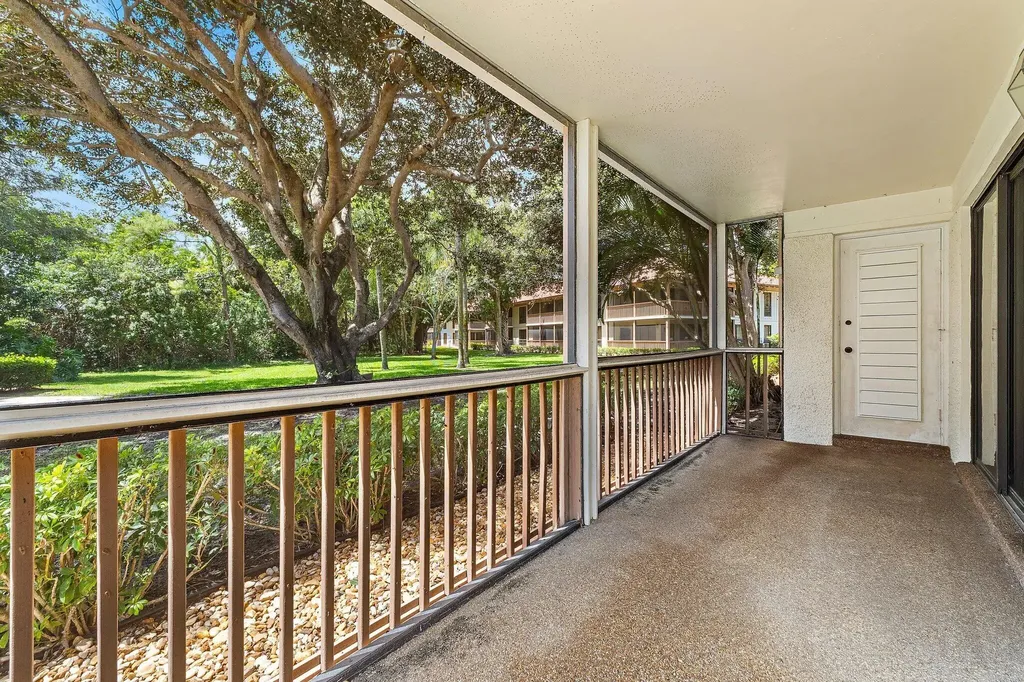 128 Brackenwood Road Palm Beach Gardens FL 33418