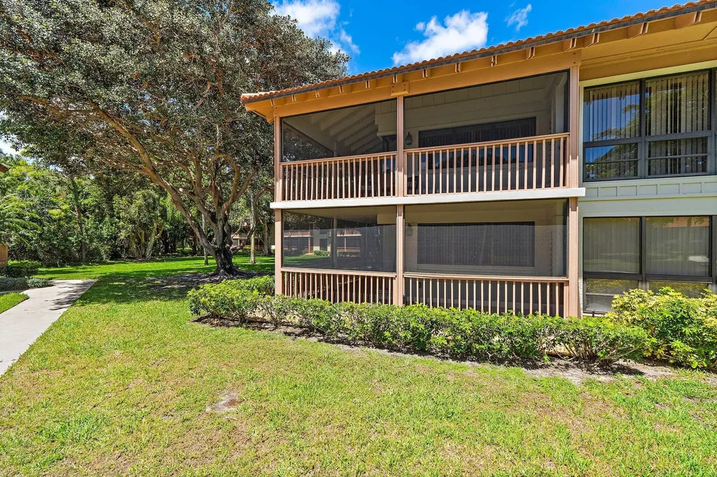 128 Brackenwood Road Palm Beach Gardens FL 33418