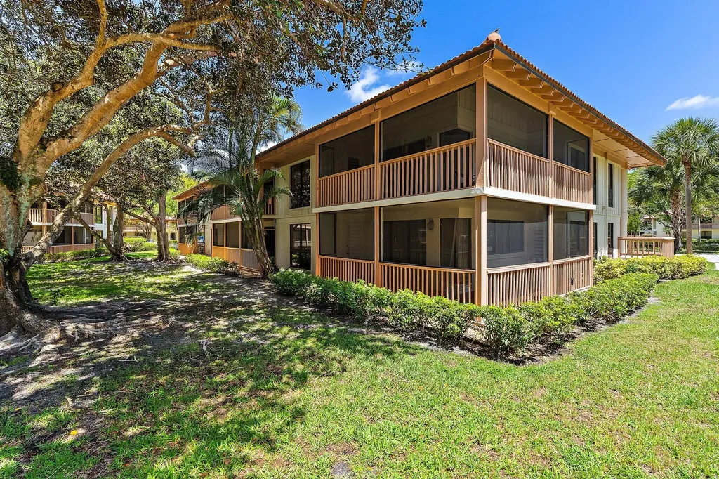 128 Brackenwood Road Palm Beach Gardens FL 33418